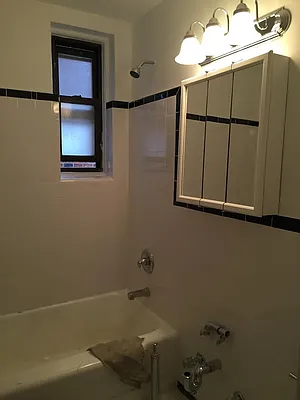 Rented by Giaps Realty Group LLC | media 4