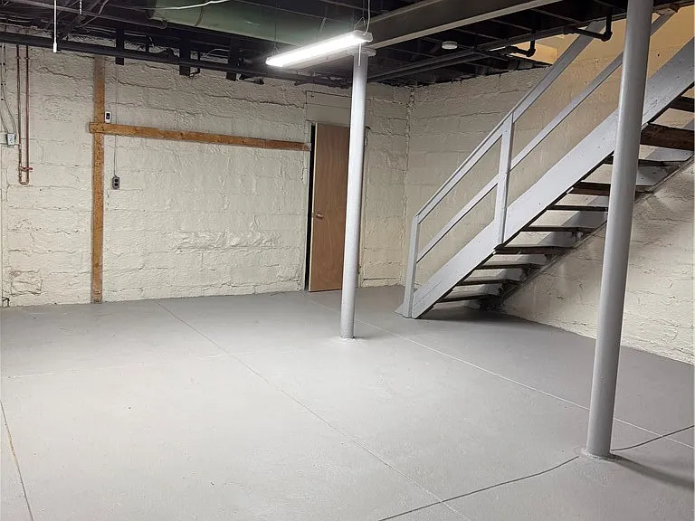 5648 Melvin St — Photo 33
