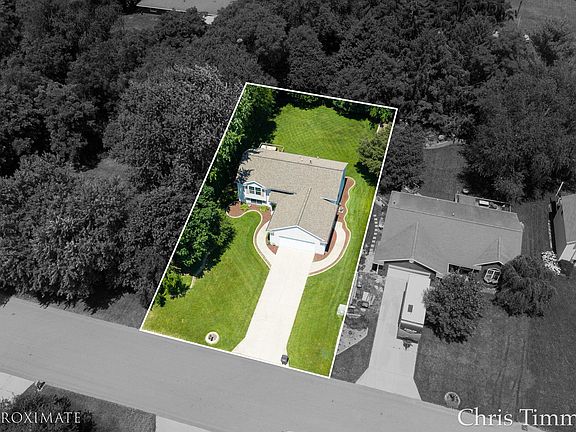 4th image of 9777 Jane Dr