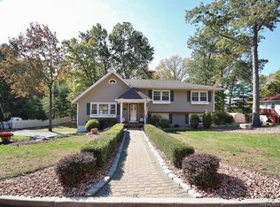 9 Camelot Dr, Goshen, NY 10924