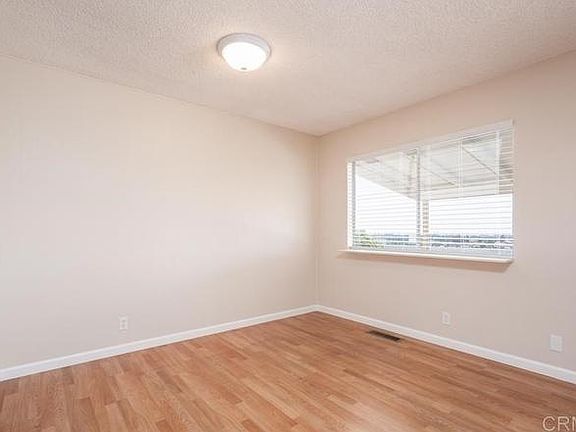 4th image of 827 Mary Ct