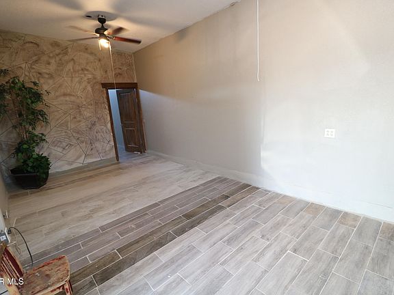 4th image of 5723 Alameda Ave #B