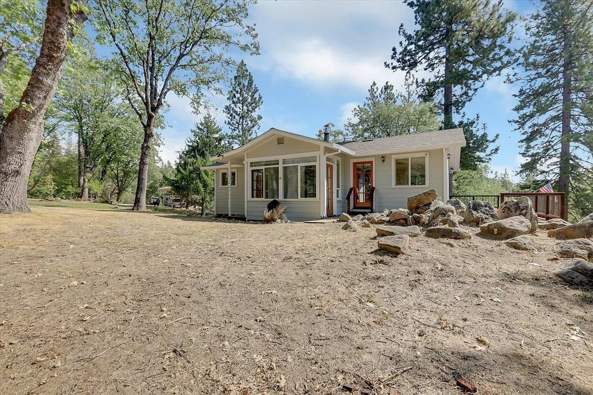 13304 Byron Rd photo 1