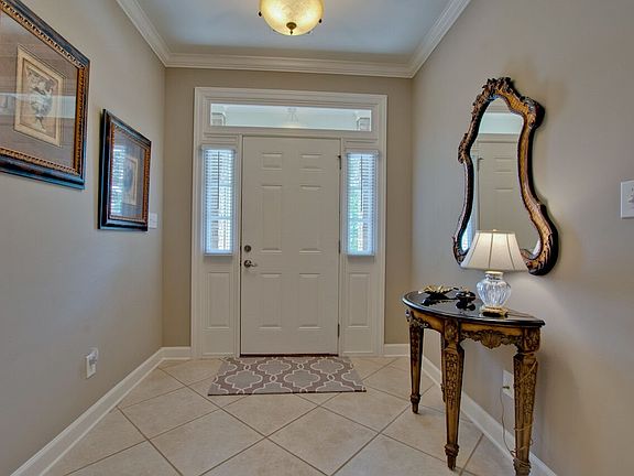 3rd image of 3008 Hampstead Dr SE