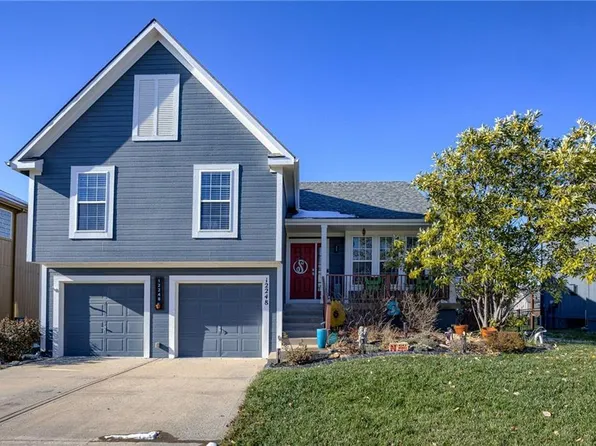 12248 S Clinton Ct, Olathe, KS 66061