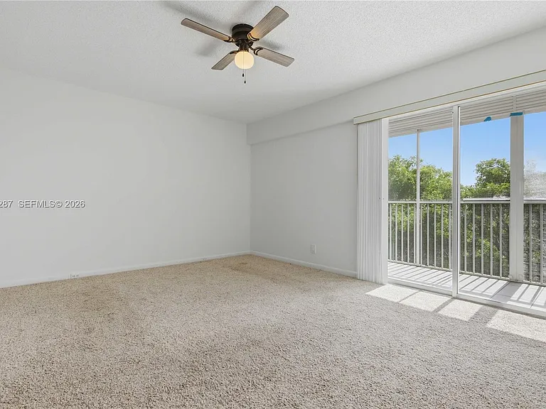 301 SW 135th Ave #415C — Photo 7