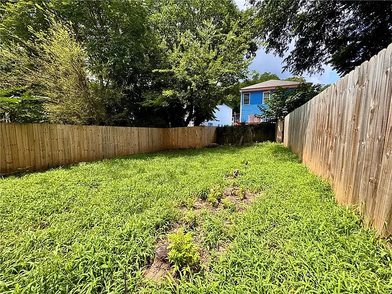 957 Coleman St SW — Photo 11