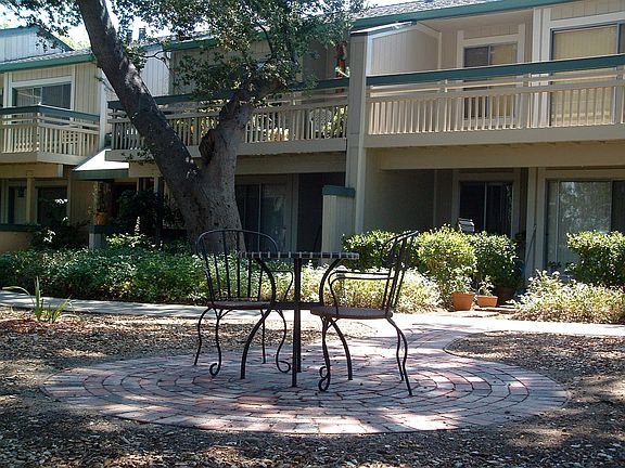 3rd image of 615 Blossom Hill Rd APT 9