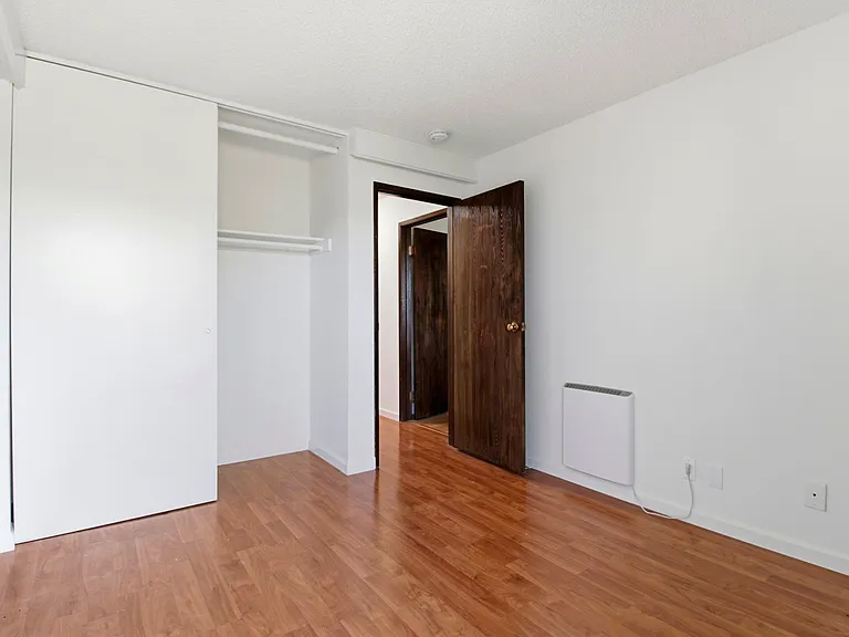 303 Philip Dr — Photo 11