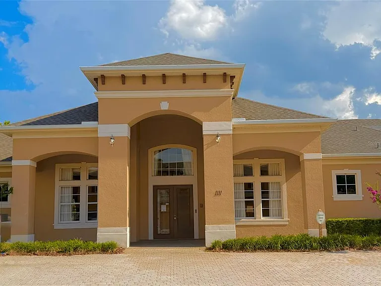 1720 Retreat View Cir — Photo 27