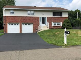 7 Hickory Dr, Stony Pt, NY 10980