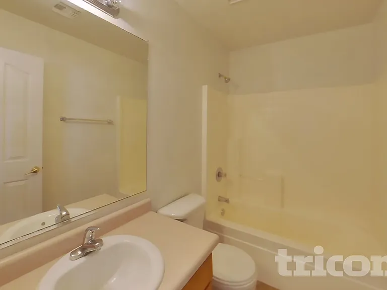 638 W Racine Loop — Photo 16