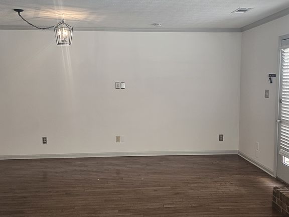 2nd image of 1110 Jamestowne Trl