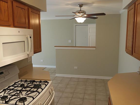 4th image of 1603 N Windsor Dr APT 101