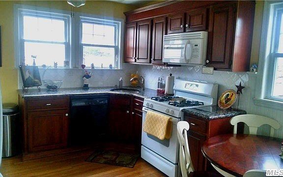 5th image of 2025 Ambrose Pl