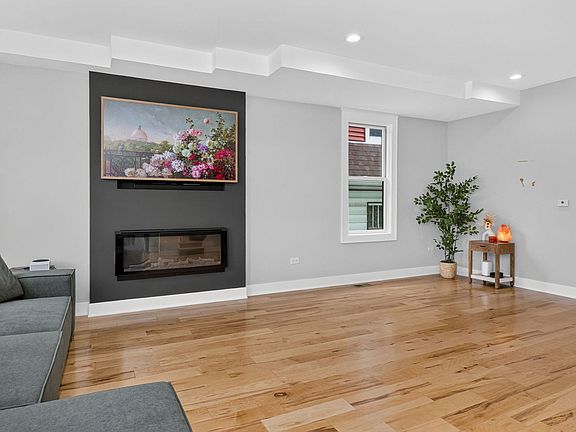 4th image of 302 S 7th Ave