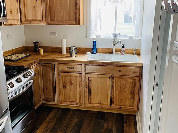 2nd image of 218 Tomlinson Ave