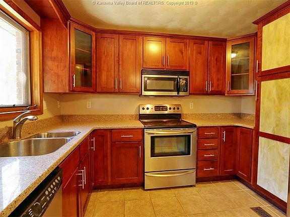 5th image of 710 Christian Dr