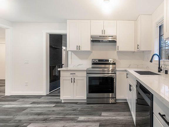 4th image of 8513 59th Ave SW #B