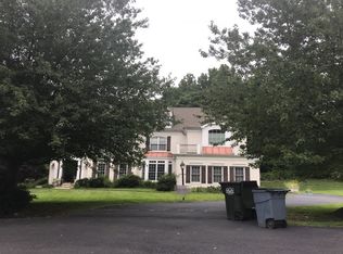 1070 Cedar Chase Ct, Herndon, VA 20170