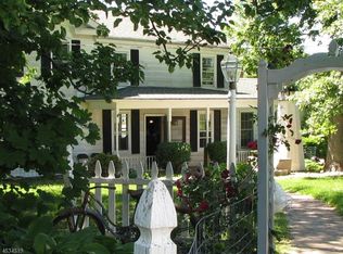 566 Oak Grove Rd, Frenchtown, NJ 08825