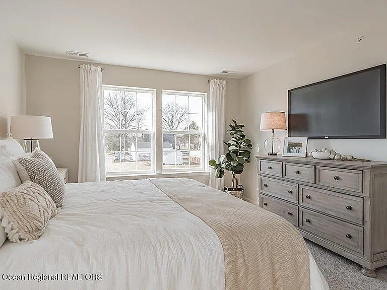 14 Mantoloking Dr — Photo 10