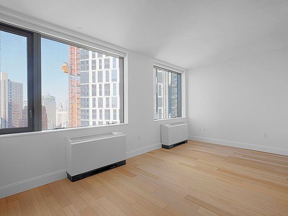 3rd image of 10 City Poin APT 29A