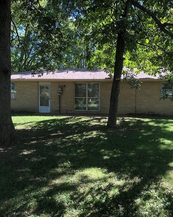 2nd image of 7901 S Maple Dr