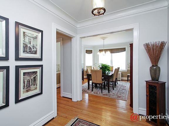 Foyer/Dining Room