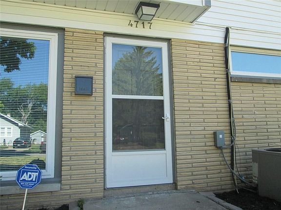 3rd image of 4717 N Crittenden Ave