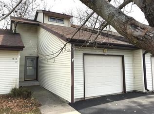 1618 Gingercreek Ct, Sycamore, IL 60178