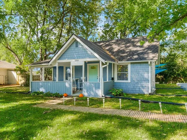 8204 Locust St, Kansas City, MO 64131