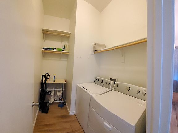 4th image of 1117 Hidden Meadow Dr
