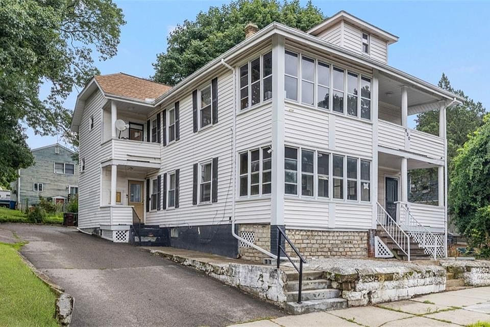 1st image of 628 Cumberland Hill Rd