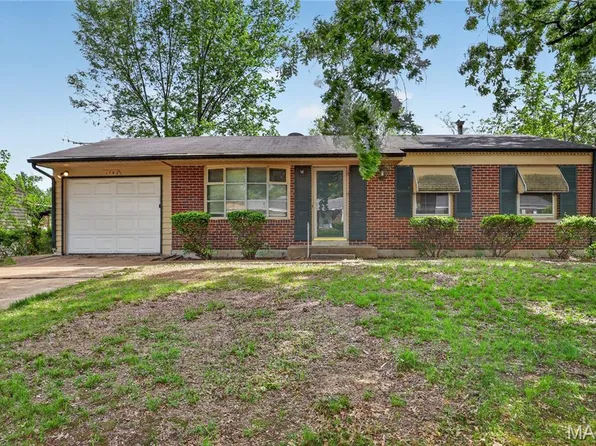 1742 Bradshaw Dr, Saint Louis, MO 63136