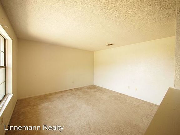 3rd image of 1001 Craig St