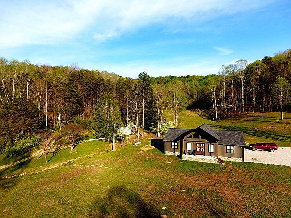 2nd image of 504 Wells Rd