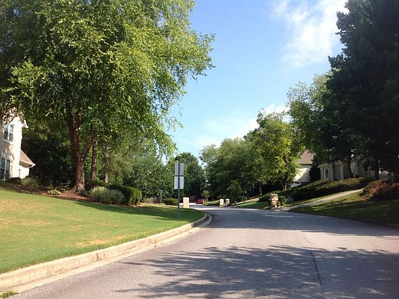 4th image of 1765 Laurel Creek Dr