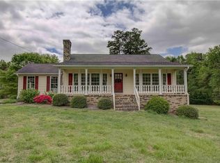 5574 Hog Mountain Rd, Flowery Branch, GA 30542