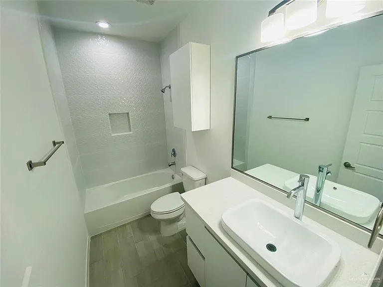 1722 W Denise Dr #3 — Photo 7