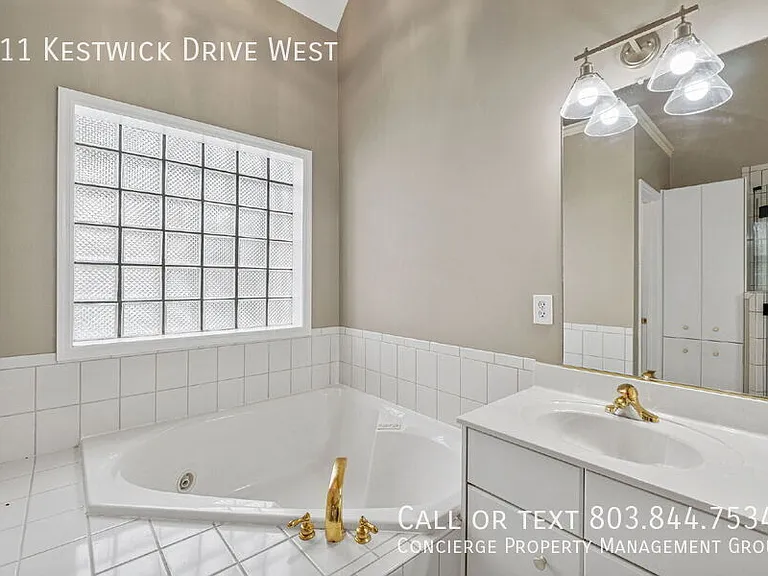 211 Kestwick Dr W — Photo 32