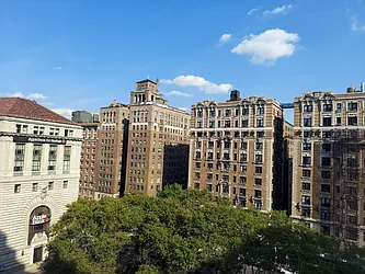 Rented by R New York