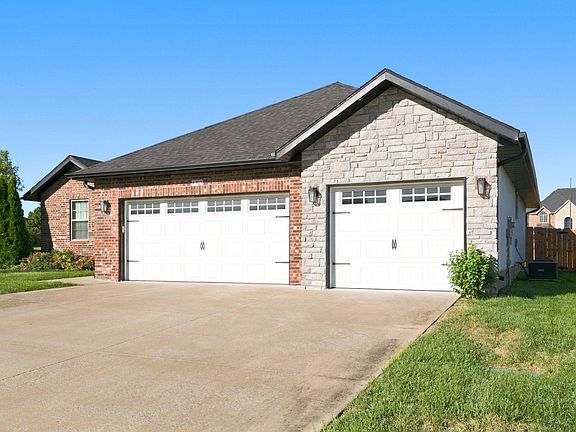 3rd image of 413 N Maplecrest Drive