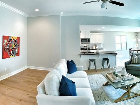 5th image of 3906 SW Mistletoe Ave