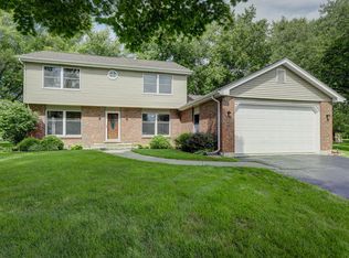 24547 S Wildwood Ct, Crete, IL 60417
