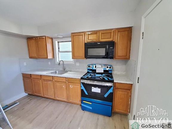 2nd image of 292 Bergen St #1
