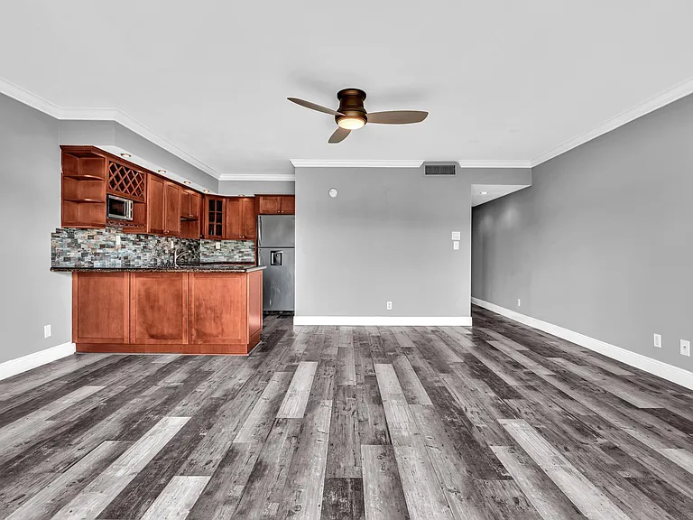 833 NE 18th Ct #3 — Photo 12