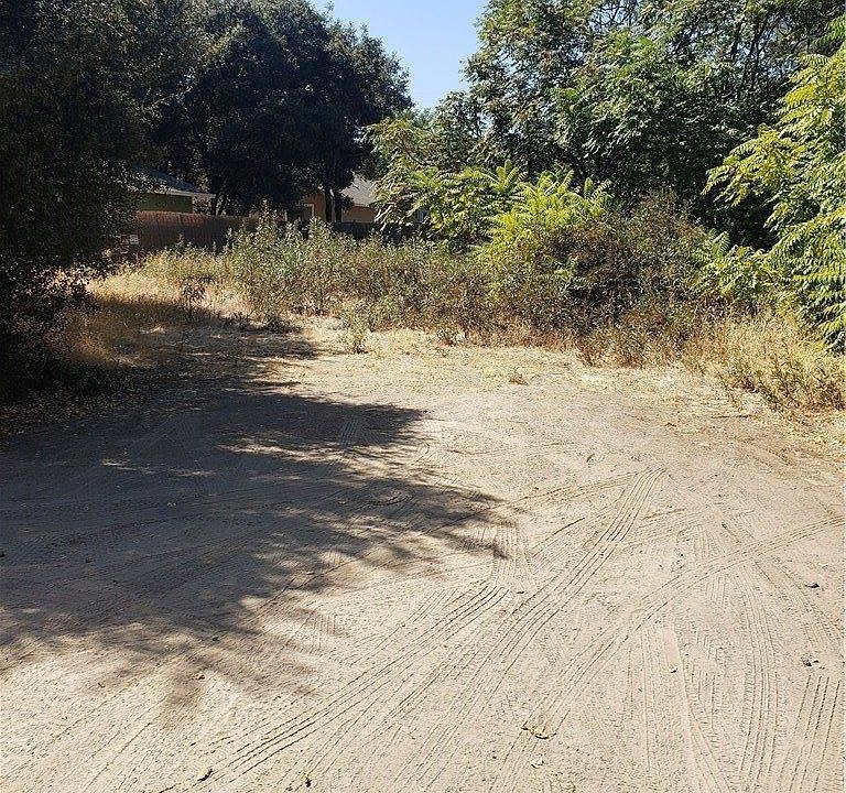 2nd image of 3221 9th St