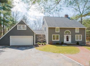 8 Windsor Ct, Farmington, CT 06032