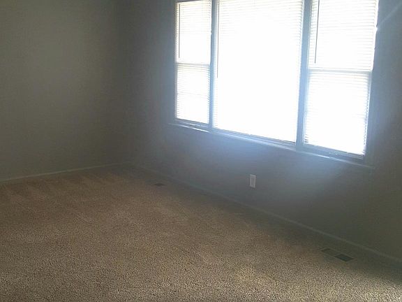 4th image of 8804 Richards Dr